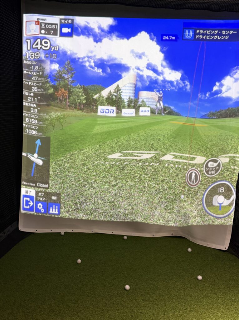 ZEN GOLF RANGEの計測画面。8番アイアンで飛距離149ヤード、ヘッドスピード35m/s、ボールスピード47m/s